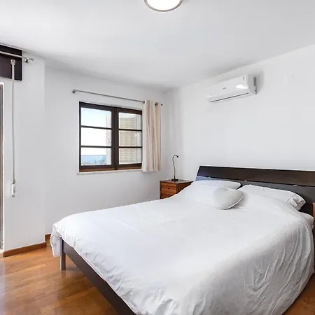 - Three Bedroom * Luz