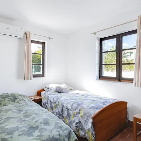 - Three Bedroom Dom wakacyjny Praia Da Luz